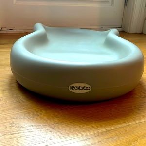 Gray Keekaroo, only used a handful of times, lost the safety strap in the move.